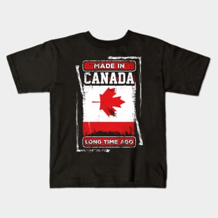 Canada Flag Patriot Born Distressed Novelty Gift Kids T-Shirt